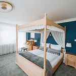 Quellenhof 3*
