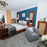 Hotel Quellenhof 3*