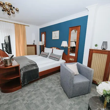 Hotel Quellenhof 3*