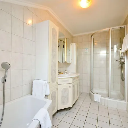 Hotel Quellenhof 3*
