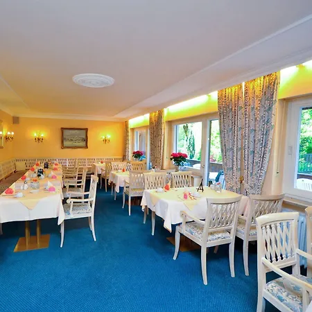 Hotel Quellenhof 3*