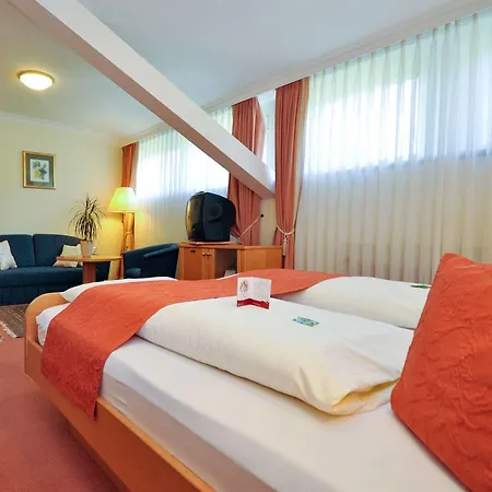 Hotel Quellenhof 3*