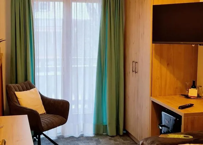 Hotel Quellenhof 3*
